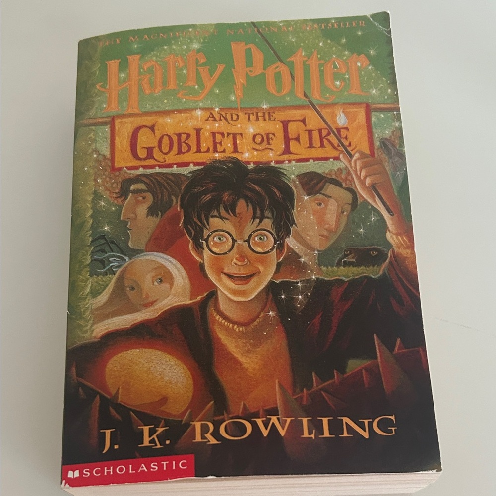 Scholastic Harry Potter and the Goblet of Fire - Green and Red Cover